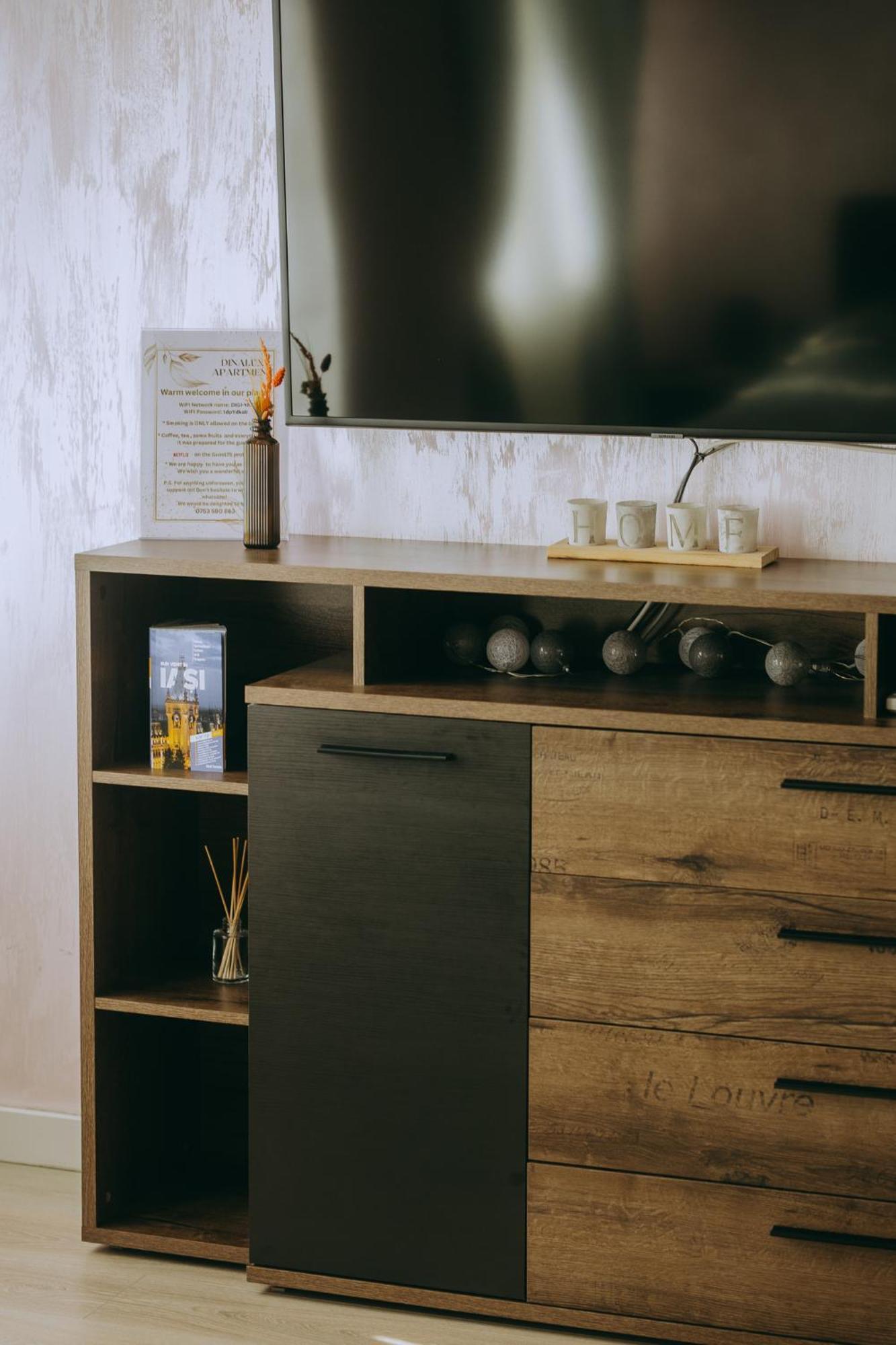 Dina Lux Iasi Apartment Luaran gambar